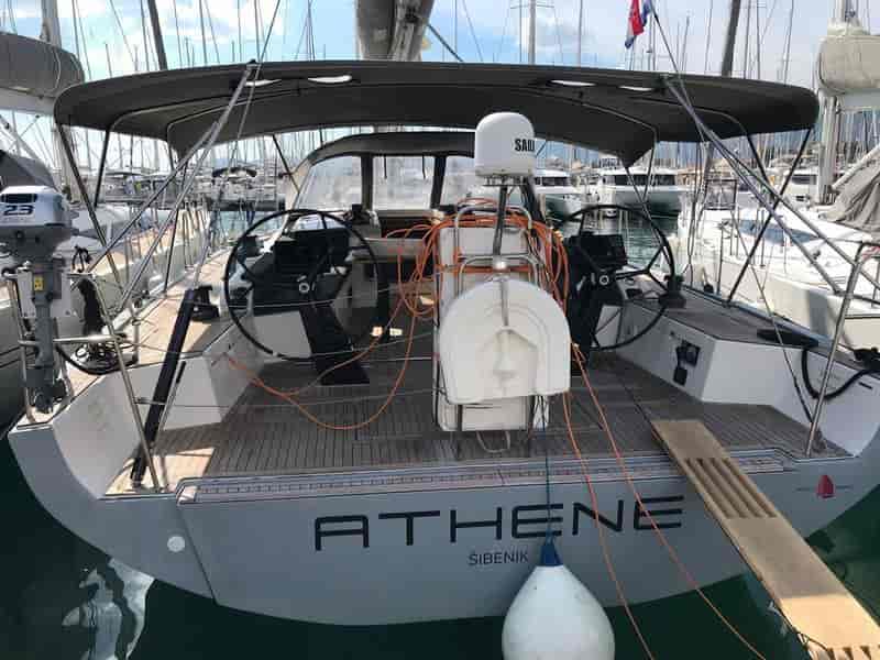 Photo of Athene, image 1 of 5