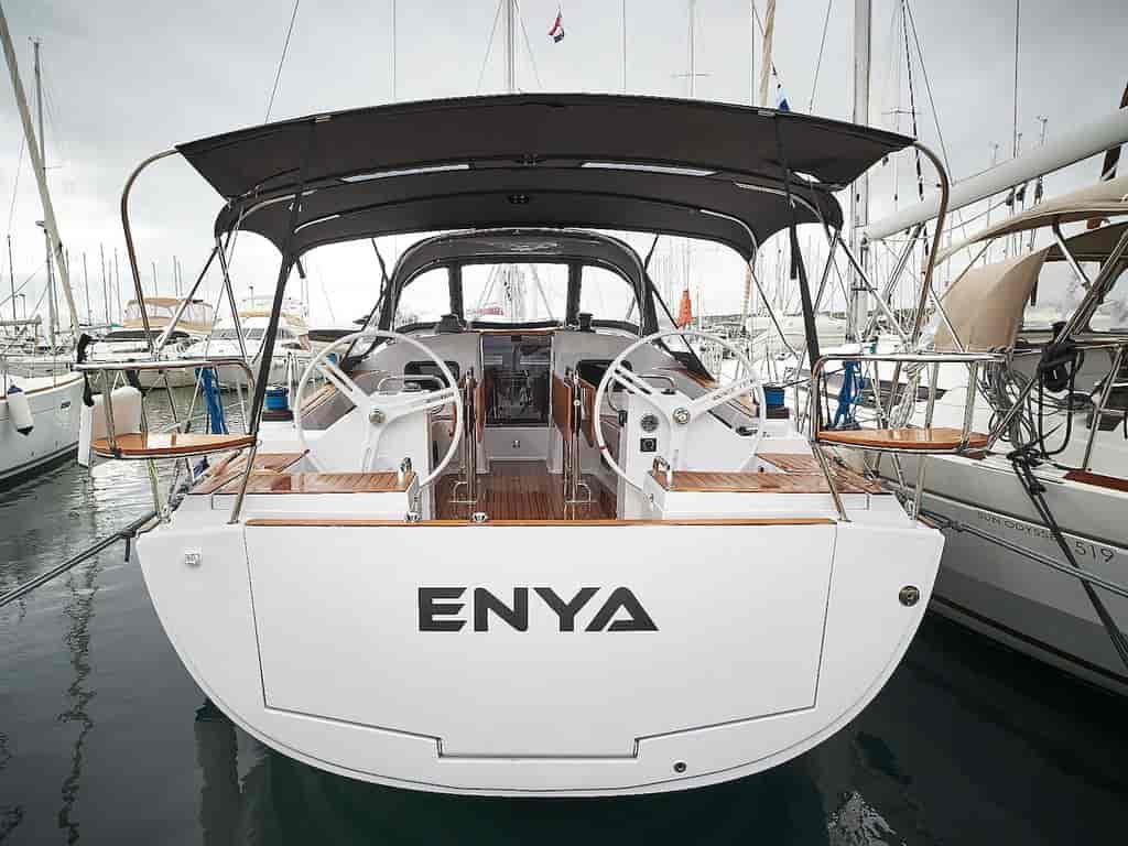 Photo 3 of Enya