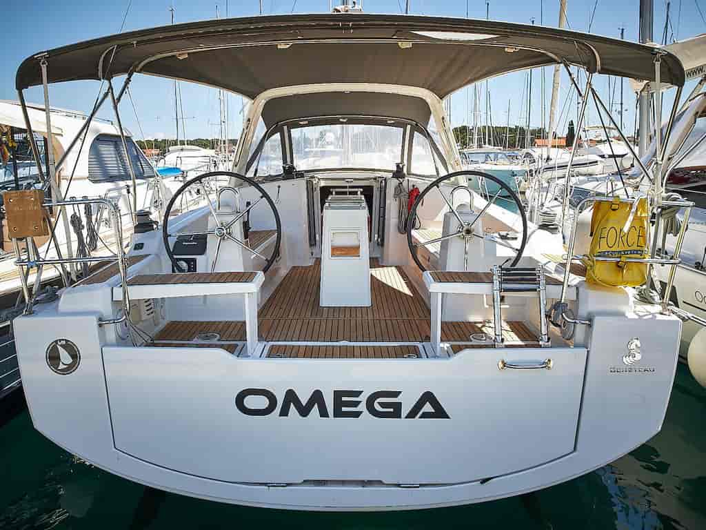 Photo 3 of Omega