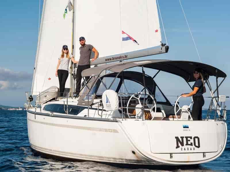 Photo of Neo, image 1 of 5