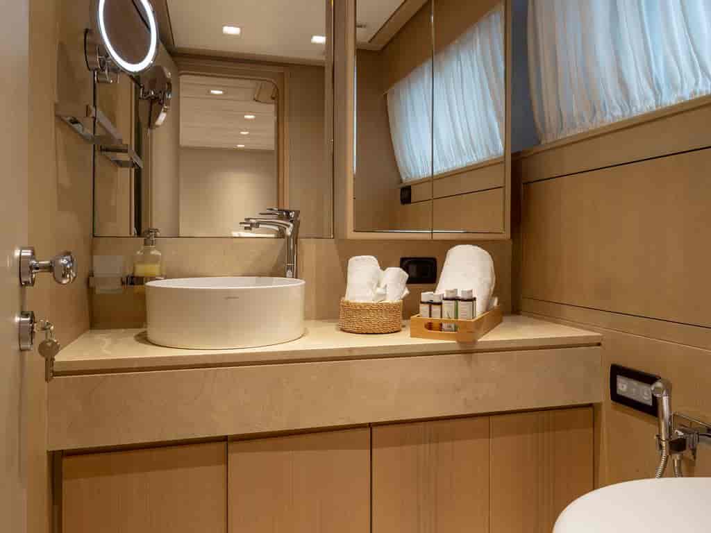 Boat picture 9