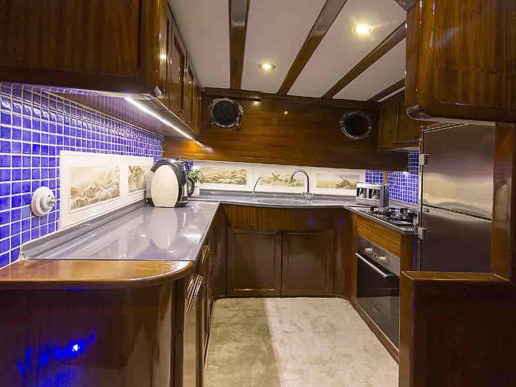 Boat picture 14