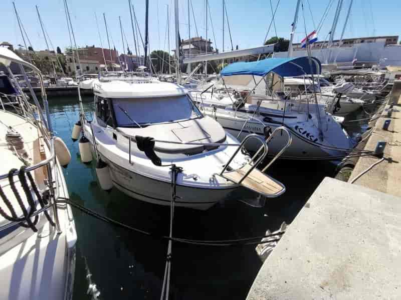 Photo of undefined, image 1 of 20