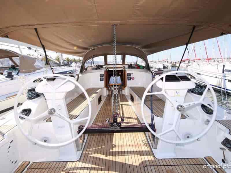 Photo of Viviane II (12), image 1 of 5