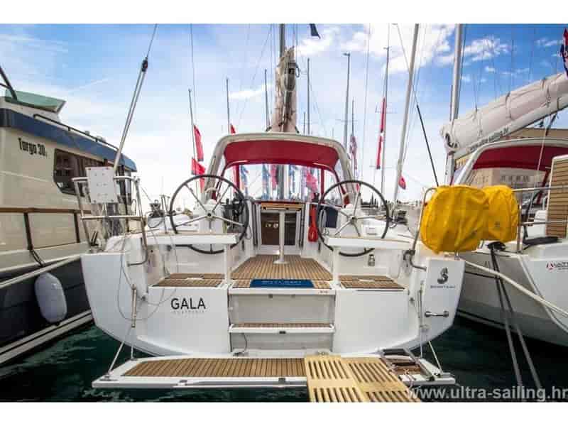 Photo of undefined, image 1 of 17