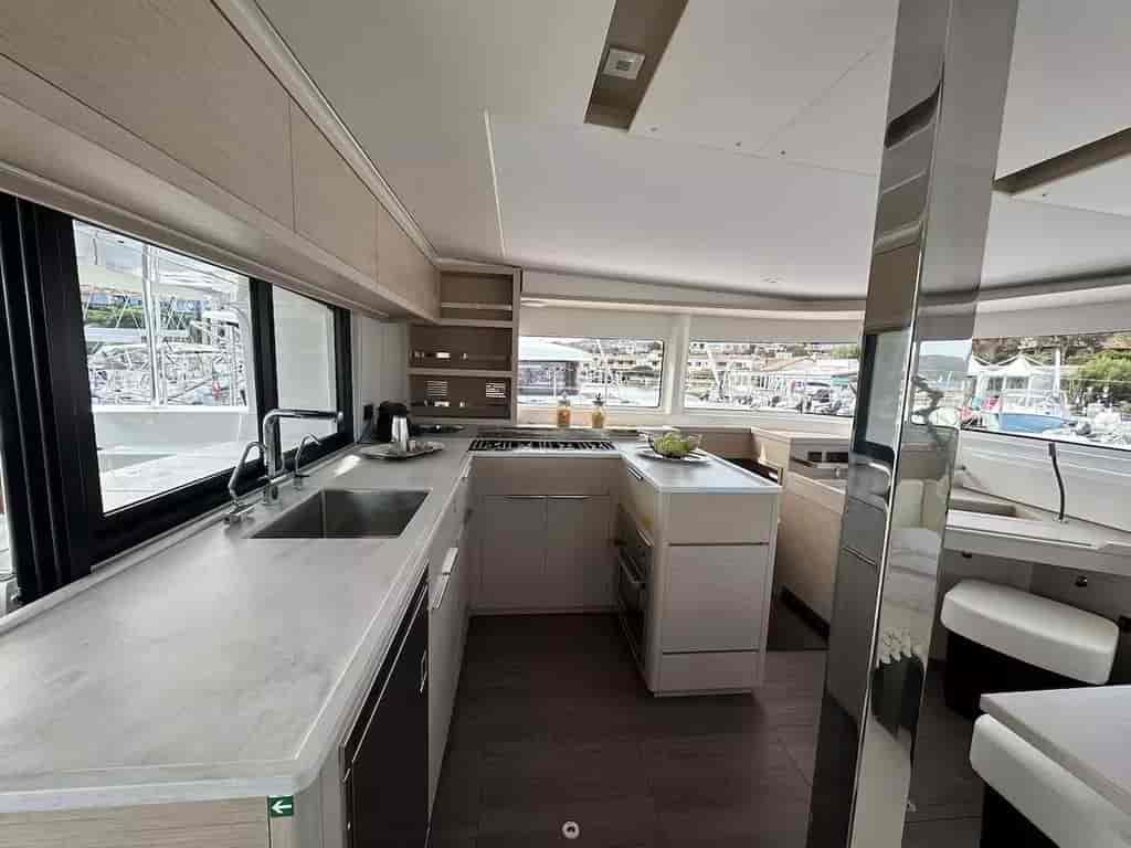 Boat picture 9