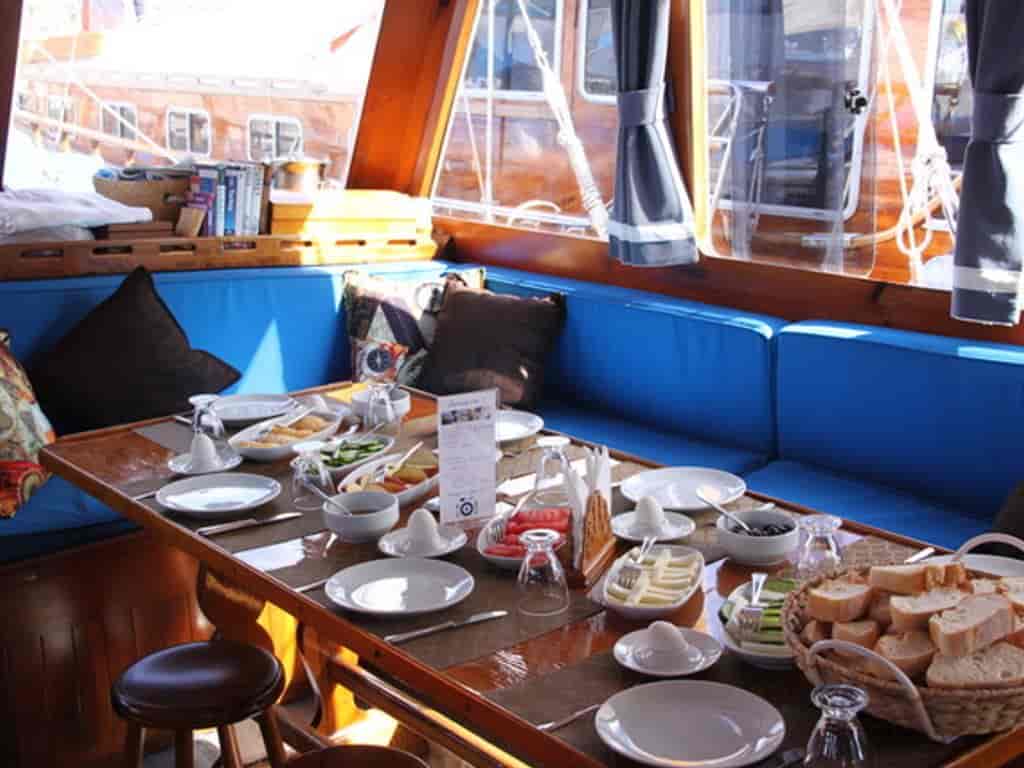 Boat picture 17