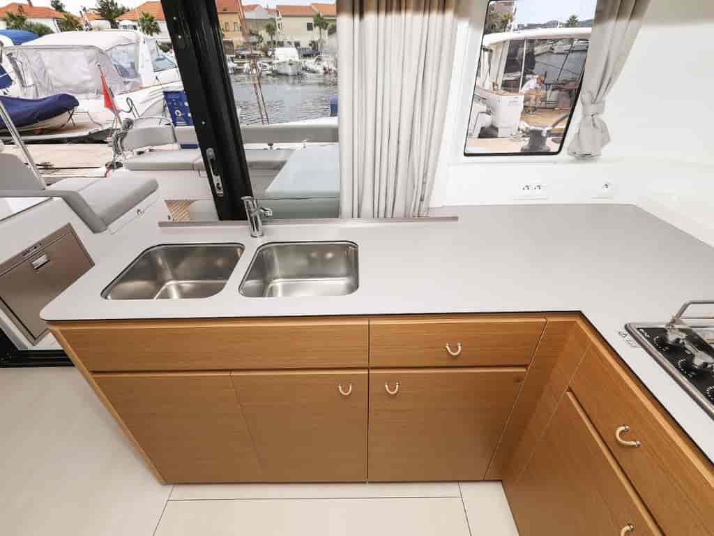 Boat picture 9