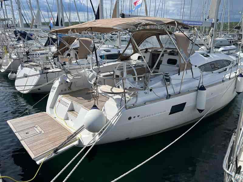 Photo of Heidi, image 1 of 5