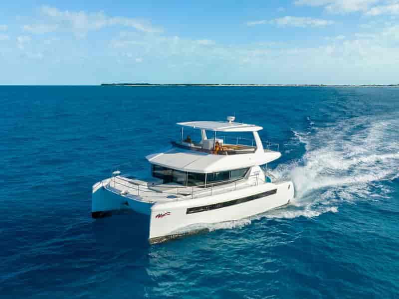 Photo of Moorings 464PC Exclusive, image 1 of 5
