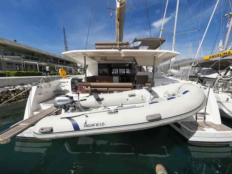 Photo of Nina V, image 1 of 5