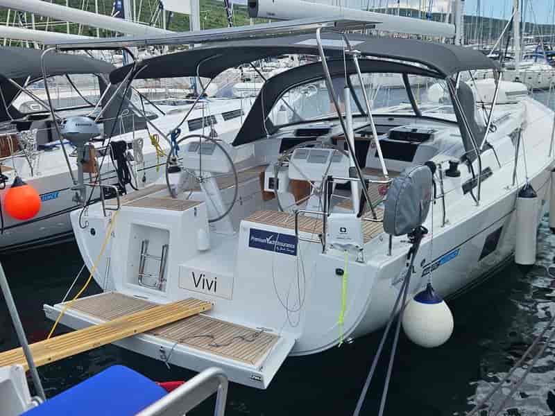 Photo of Vivi, image 1 of 5