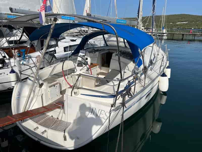 Photo of Ines, image 1 of 5
