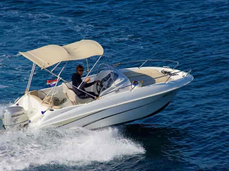 Photo of Benetau Flyer 550 Sun Deck, image 1 of 5