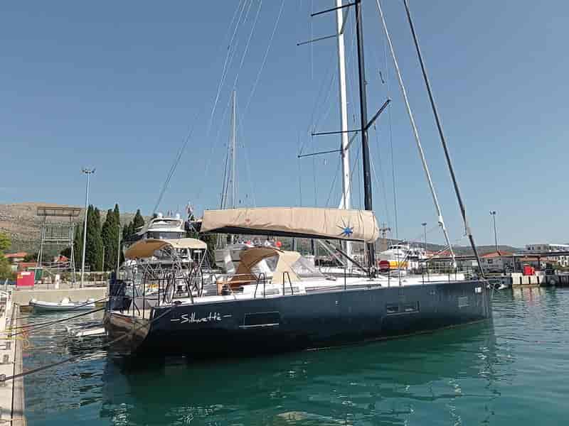 Photo of Silhuette, image 1 of 5