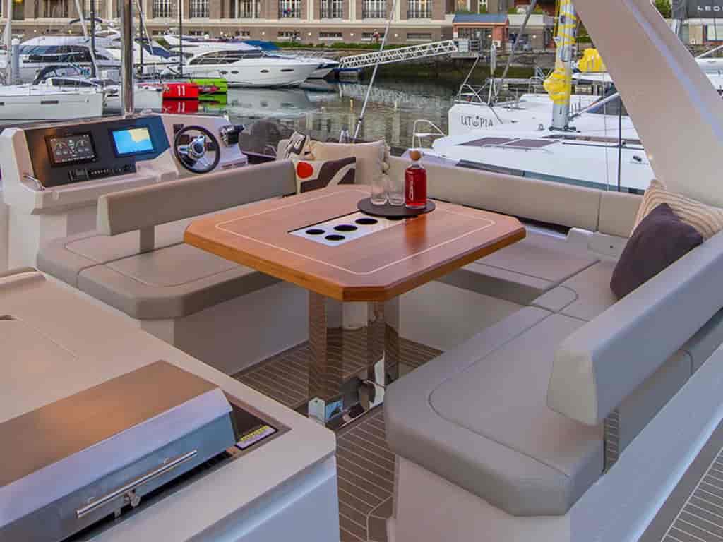 Photo 4 of Moorings 403 PC Exclusive Plus