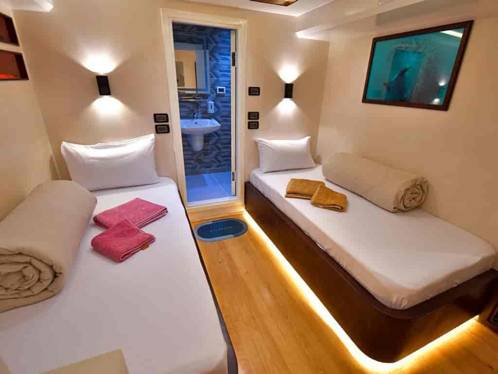 Boat picture 12