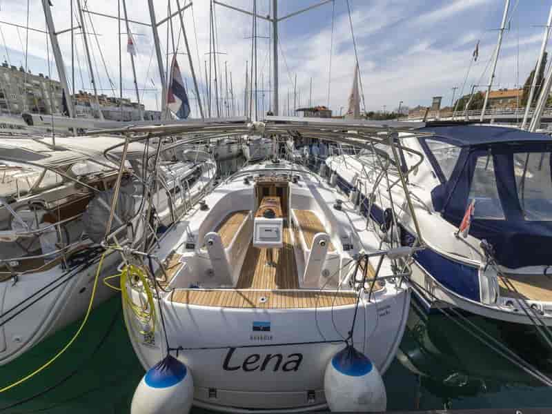 Photo of Lena, image 1 of 5