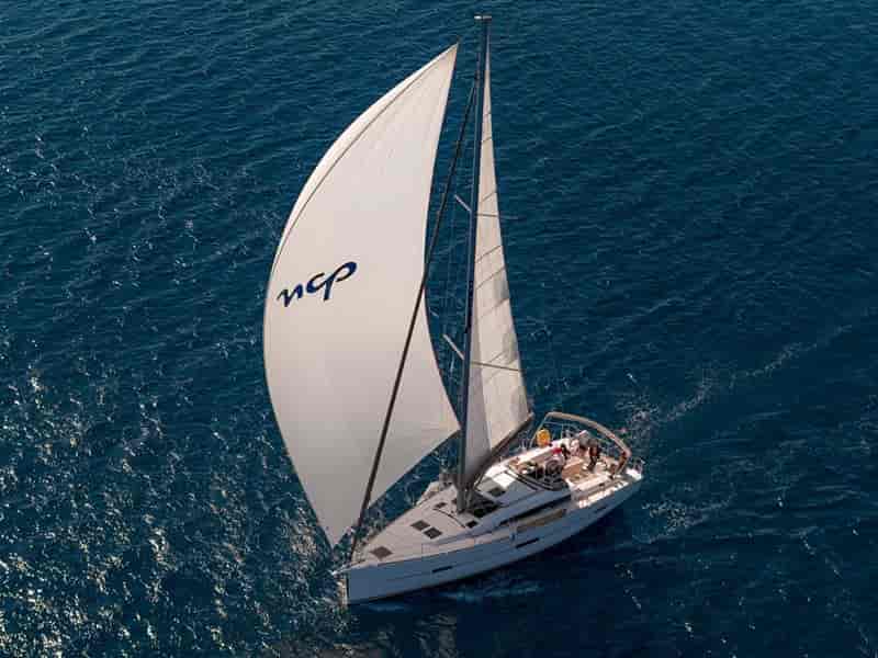 Photo of Private dancer II, image 1 of 5