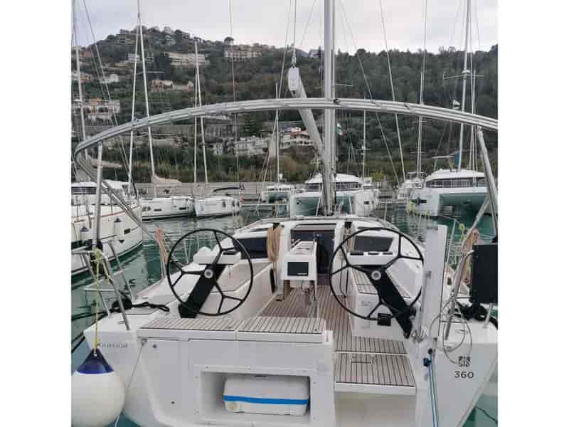 Photo of undefined, image 1 of 20