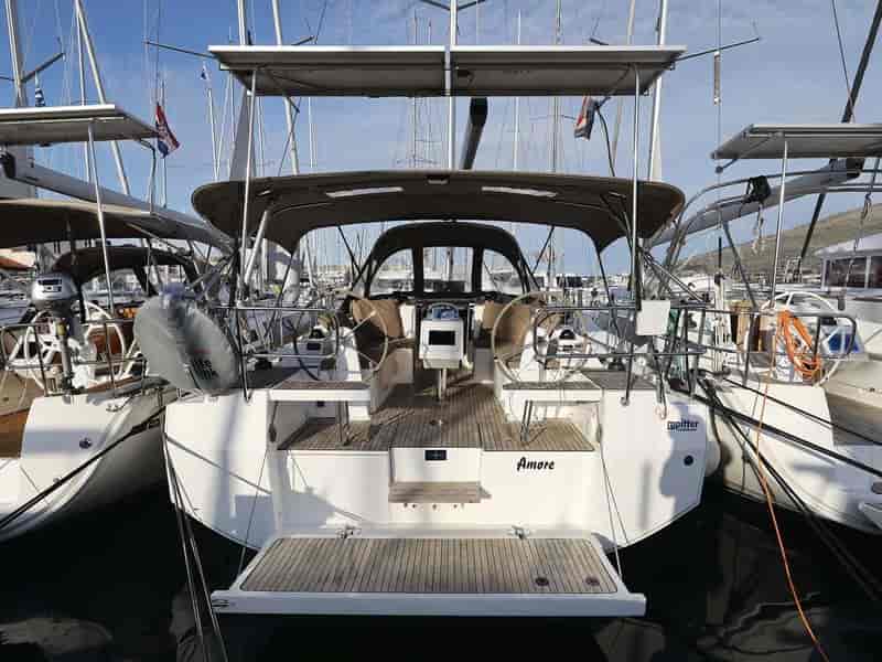 Photo of Amore, image 1 of 5