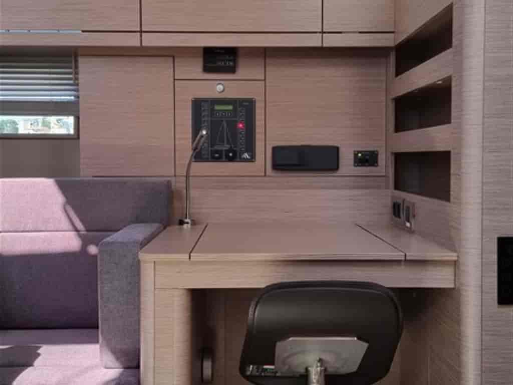 Boat picture 9