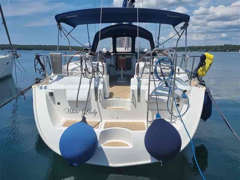 Photo of White Lady, image 1 of 5
