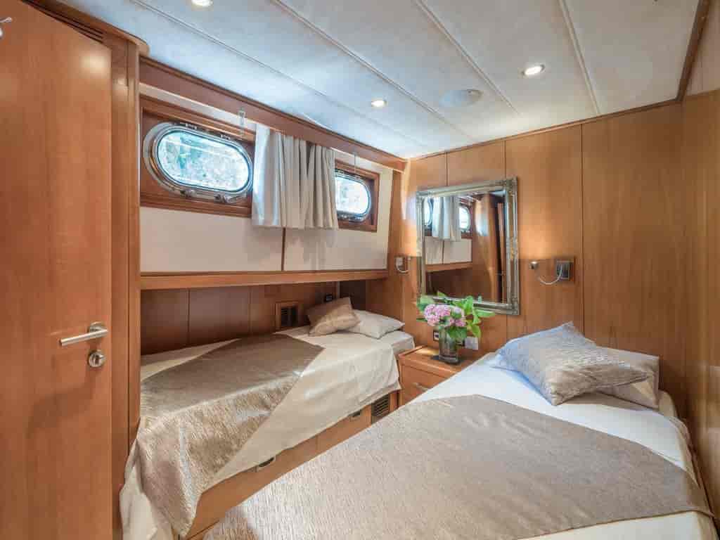 Boat picture 16