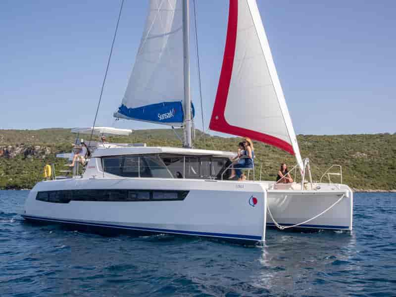 Photo of Sunsail 454L Premium, image 1 of 5