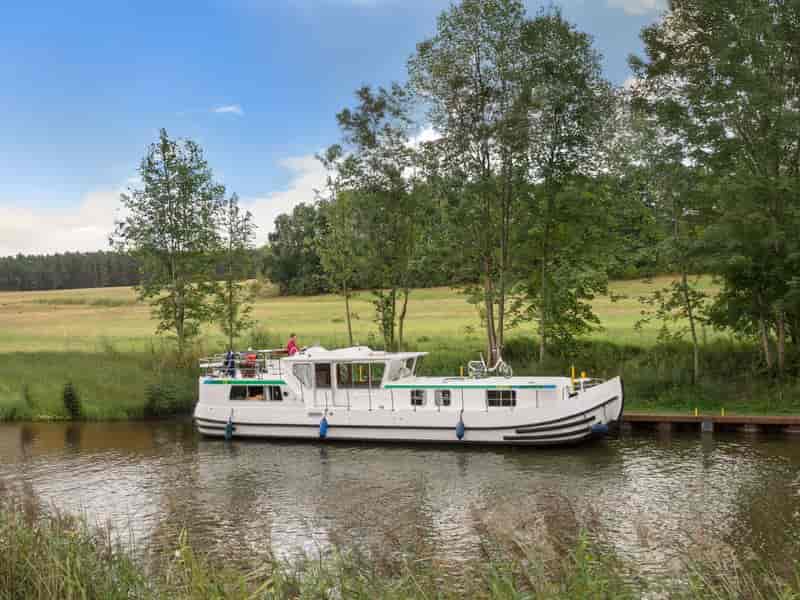 Photo of undefined, image 1 of 6