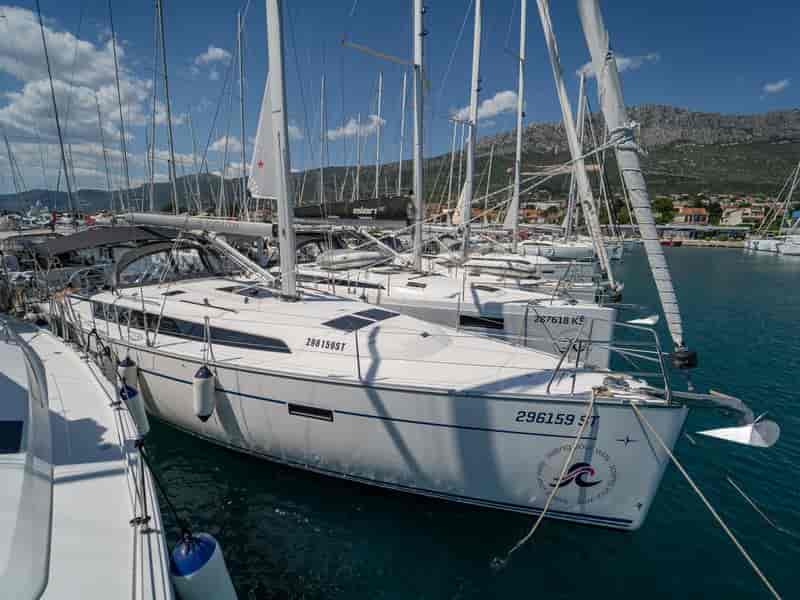 Photo of Nauti Girl, image 1 of 5