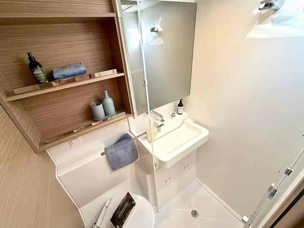 Boat picture 9